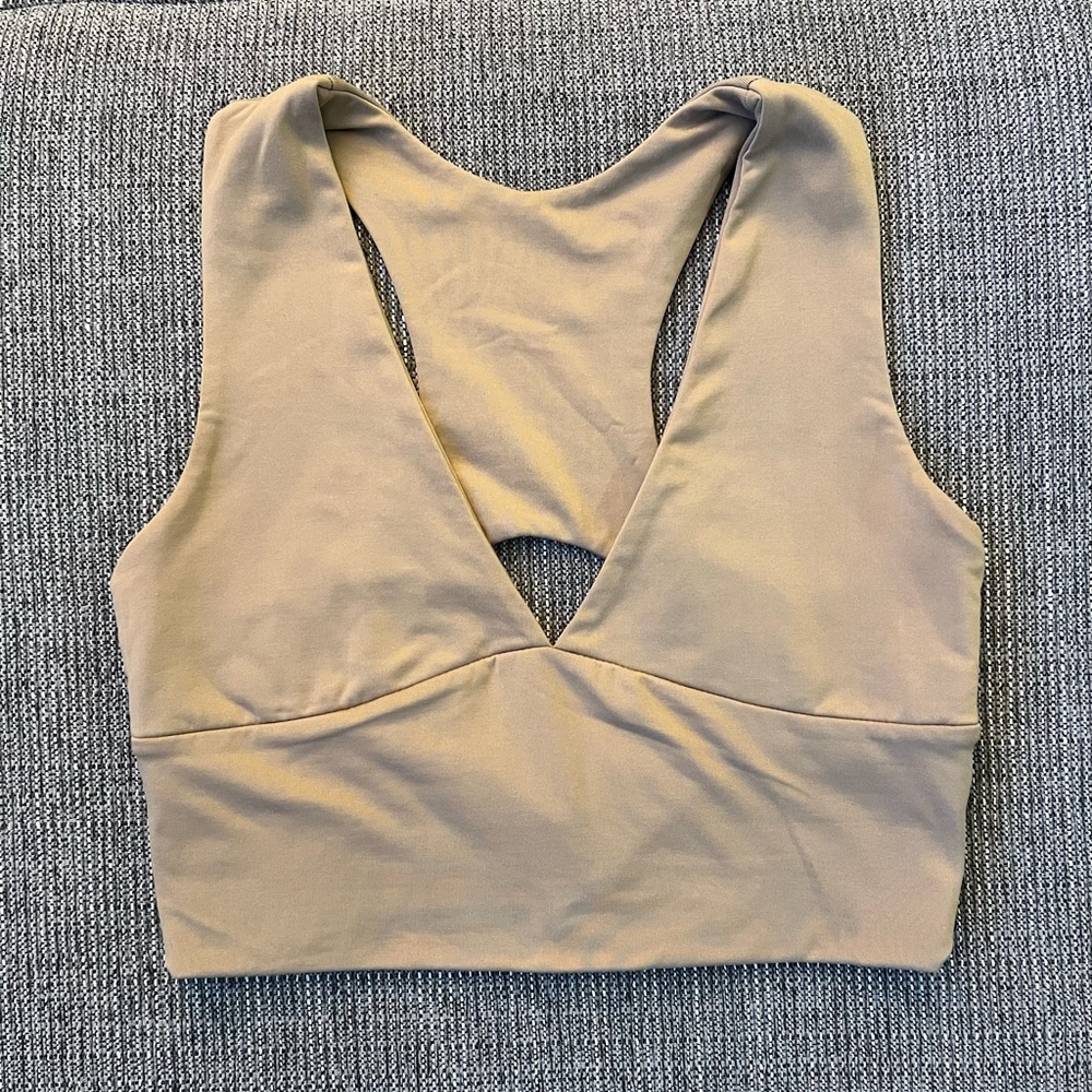 Women’s Beige V Neck Tank Top Crop Top Basic. Polyester‎ Soft. Medium.